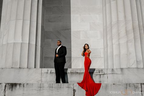 Amazing Lincoln Memorial Engagement Photos in Washington DC Dc Engagement Photos, Formal Engagement Photos, Couple Engagement Pictures, Fun Engagement Photos, Engagement Pictures Poses, Anniversary Photoshoot, Couples Engagement Photos, Engagement Poses, Engagement Photo Poses