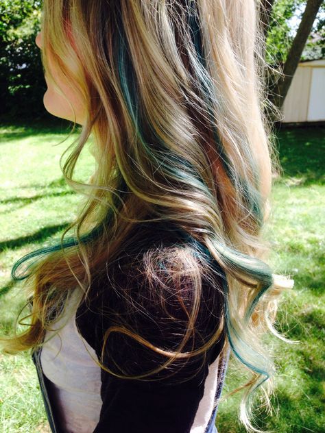 Long blonde wavy hair with blue teal green mermaid peekaboo color Long Blonde Wavy Hair, Peekaboo Color, Peekaboo Highlights, Peekaboo Hair, Blonde Wavy Hair, Dirty Blonde Hair, Green Mermaid, Hair Women, Amazing Hair