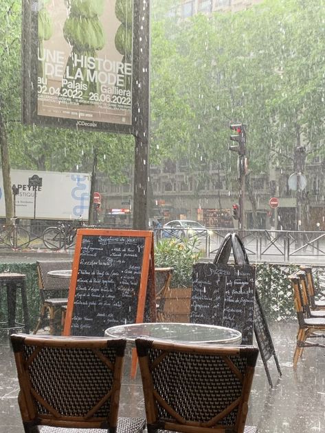 Rain Day Aesthetic, Rainy Cafe, Cafe Window, Green Cafe, Coffee Store, Local Coffee Shop, Art District, Rainy Night, London Restaurants