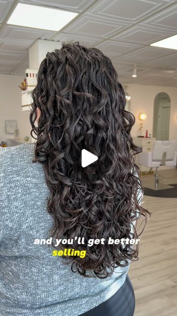 Hair Without Bangs, Bangs Tutorial, Hair Care Regimen, Bouncy Hair, Hair Techniques, Hair Aesthetic, Curl Styles, Hair With Bangs, Haircuts For Curly Hair