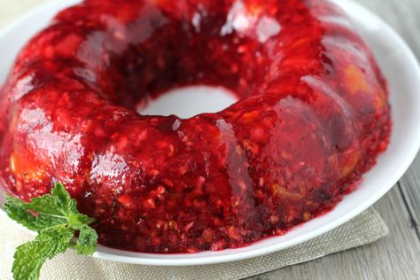 Cranberry Jello Salad Coca Cola Salad Recipe, Coke Salad Recipe, Coke Salad, Cherry Salad Recipes, Coke Recipes, Coca Cola Cherry, Cranberry Jello Salad, Cranberry Salad Recipes, Jello Mold Recipes