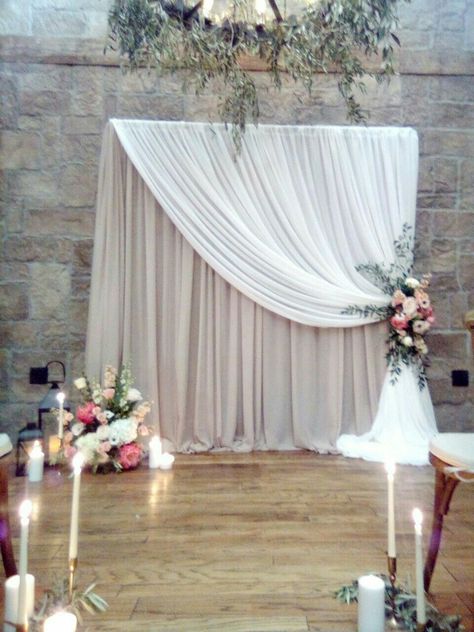 Rustic Wedding Backdrop Reception, Wedding Background Decoration, Diy Wedding Backdrop, Wedding Backdrop Decorations, Wedding Design Decoration, Rustic Glam, Engagement Decorations, Pictures Wedding, Wedding Stage Decorations