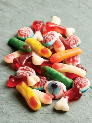 Classic Halloween Treats | Fall Candy Spooky Halloween Treats, Fall Candy, Vermont Country Store, 2000 Calories, Classic Halloween, Kosher Recipes, 2000 Calorie Diet, Sour Candy, Vegetable Juice