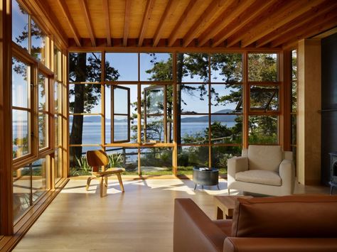 Chuckanut Drive Residence / Miller Hull Partnership Big Sur Style Home, Sunroom Porch, Cozy Sunroom, Sunroom Designs, Lots Of Windows, Open Plan Living Room, Sunrooms, Design Del Prodotto, Room Decorations