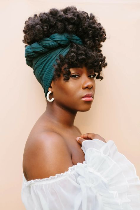 Head Wrap On Afro Hair, Women Turban Head Wraps, Head Wrap With Curly Hair, Curly Hair Head Wrap, Head Wrap Curly Hair, Afro Head Wrap, African Woman Photography, Black Woman Head Wrap, Headwrap Hairstyles