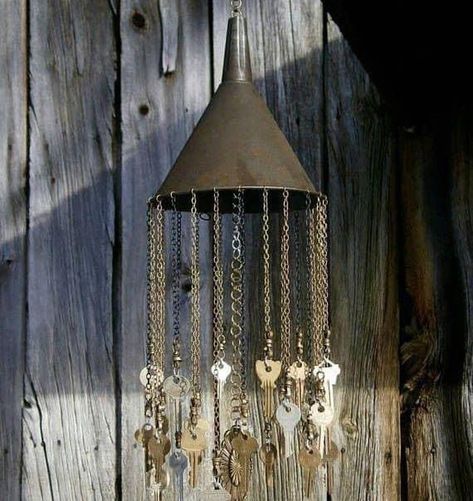 Simply Vintage - Suffolk, VA’s Instagram profile post: “Repurposed items into a wind chime, yay or nay???” Carillons Diy, Key Crafts, Wind Chimes Homemade, Wind Chimes Craft, Recycled Tin, Old Keys, Deco Nature, Diy Wind Chimes, Keys Art