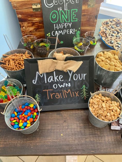 Make your own trail mix Trail Mix Display, Trail Mix Station, Trail Mix Bar Birthday Party, Camo Food Ideas, Trail Mix Bar Ideas, One Happy Camper Birthday Food, Camping Theme Centerpieces, Trail Mix Goodie Bags, Happy Trails Party