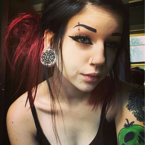 https://i.instagram.com/fallenmoon13/ Random Vibes, Emo Scene Hair, Emo Girl, Emo Boy, Dark Red Hair, Uh Huh, Eyebrow Piercing, Goth Beauty, Scene Girls