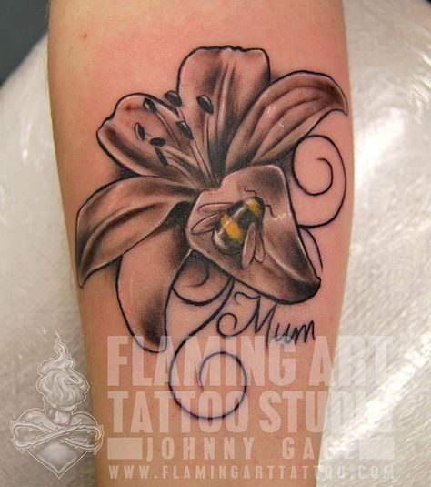 bee and flower tattoo - Google Search Lily Tattoo With Name, Lily Flower Tattoo Designs, Flourish Tattoo, 3d Flower Tattoos, Lily Tattoo Designs, Bee And Flower Tattoo, Lilies Tattoo, Lily Flower Tattoo, Tattoo Lily