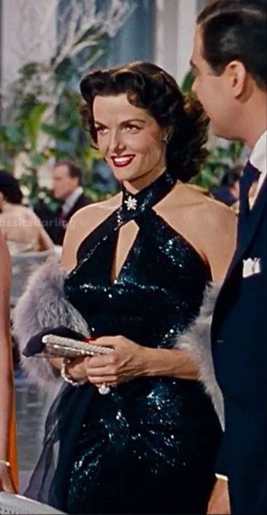 Iconic Jane Russell black dress - Gentleman prefers blondes Jane Russell Black Dress, Jane Russell Dress, Jane Russell Wallpaper, Jane Russell Outfits, Jane Russell Style, Jane Russell Gentlemen Prefer Blondes, Gentleman Prefer Blondes, 1950s Beauty, Classic Hollywood Glamour