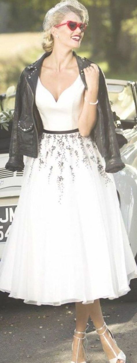 Wedding Dresses Vintage Short Rockabilly Style 62+ Trendy Ideas #wedding #vintagewedding #style Rockabilly Wedding Dresses, Black White Wedding Dress, Wedding Dress Tea Length, Belle Wedding Dresses, Tea Length Wedding Dress Vintage, Retro Wedding Dresses, Dress Tea Length, Wedding Dresses 50s, 1950s Wedding Dress