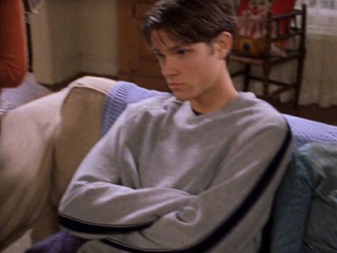 Jared Padalecki 90s, Young Jared Padalecki, 2000s Boys, Gilmore Guys, Dean Forester, Jared Padalecki Supernatural, Gilmore Girls Seasons, College Motivation, Good Movies To Watch