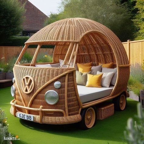 Unique Outdoor Spaces, Vw Ideas, Lake House Food Ideas, Fantasy Furniture, Food Summer, Vintage Vw Bus, Summer Corn, Outdoor Daybed, Lake Food