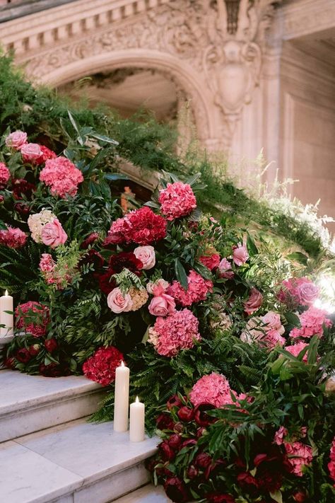 Deep Red And Pink Wedding, Fuschia Flowers Wedding, Ballroom Wedding Flowers, Deep Pink Wedding Flowers, Pink And Red Flowers Wedding, Hot Pink Wedding Florals, Wedding Unique Decor, Pink And Burgundy Flowers, Deep Pink Wedding Theme