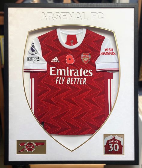 Chelsea Fc Team, Sports Memorabilia Display, Arsenal Jersey, Memorabilia Display, Best Jersey, Jersey Display, Soccer Goalie, Crest Design, Framed Jersey