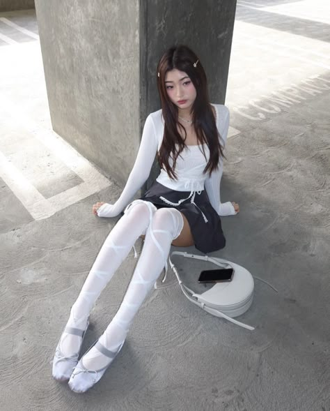 Julia Ma, High Socks Outfits, Glamour Vintage, Ballet Core, Thigh High Socks, Stage Outfits, Lookbook Outfits, Dream Clothes, On The Ground