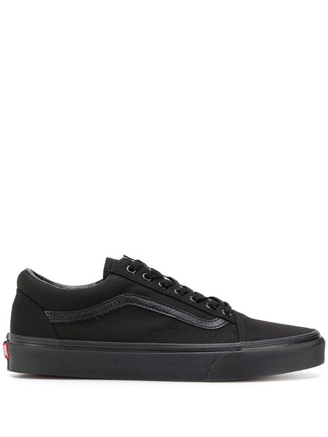 VANS VANS OLD SKOOL SNEAKERS - SCHWARZ. #vans #shoes Vans Sk8 Low Black, Nlack Vans, Black Synthetic Vans Sneakers, Vans Vintage, Vans Authentic Black, Black Synthetic Vans Skate Shoes, Skateboarding Tricks, Men's Vans, Vans Black