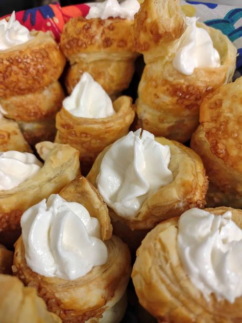 Puff Pastry Horns, Cream Filled Puff Pastry, Pastry Horns, Turkey Cheese Ball, Keto Comfort Food, Apple Rose Tart, Rough Puff Pastry, Easter Bunny Cupcakes, Puff Pastry Filling