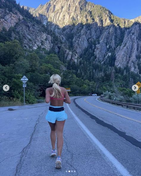 Clean Workout Aesthetic, Running Inspo, Cute Running Outfit, Track Star, Mountains And Trees, Fitness Vision Board, Runners High, Runner Girl, Glow Skin