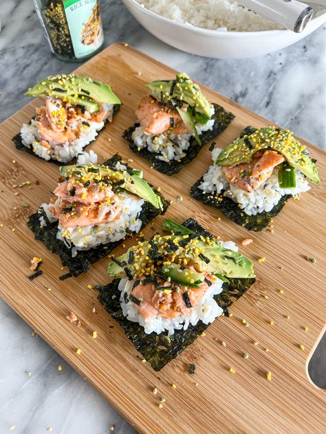 Salmon Avocado Sushi, Vegan Salmon, Sesame Salmon, Avocado Sushi, Sushi Ingredients, Sushi Bake, Salmon Roll, Moist Chicken, Salmon Sashimi