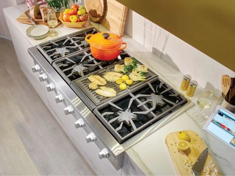 Gas Ranges with Grill or Griddle | Thermador Counter Top Stove, Stove With Griddle, Costa Rica Homes, Gas Range Top, Industrial Farmhouse Kitchen, Second Kitchen, Cooktop Gas, Gastro Bar, Gas Ranges