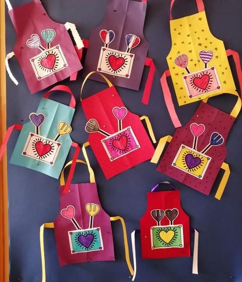 Chef Art And Craft Preschool, Apron Craft For Kids, Chef Activities For Toddlers, Chef Activities For Kids, Chef Crafts For Kids, Little Chef Activities For Kids, Cooking Crafts For Preschool, Chef Crafts Preschool, Povolani Ms