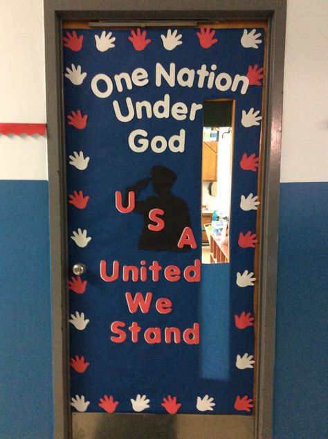 Veterans Day Patriotic Classroom Theme, Patriotic Classroom, Veterans Day Activities, Fourth Of July Crafts For Kids, Kindergarten Bulletin Boards, Fall Classroom Decorations, Memorial Day Decorations, School Leadership, Church Bulletin Boards