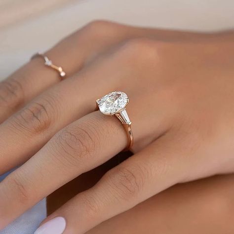 Lab Grown Diamond Engagement Ring 2 Ct Oval Cut Moissanite Three Stone Wedding Ring Tapered Engagement Ring, Ring Three Stone, Oval Cut Ring, Moissanite Wedding Ring, Three Stone Engagement Ring, Handmade Engagement Rings, Lab Grown Diamonds Engagement, Stone Engagement Ring, Three Stone Engagement