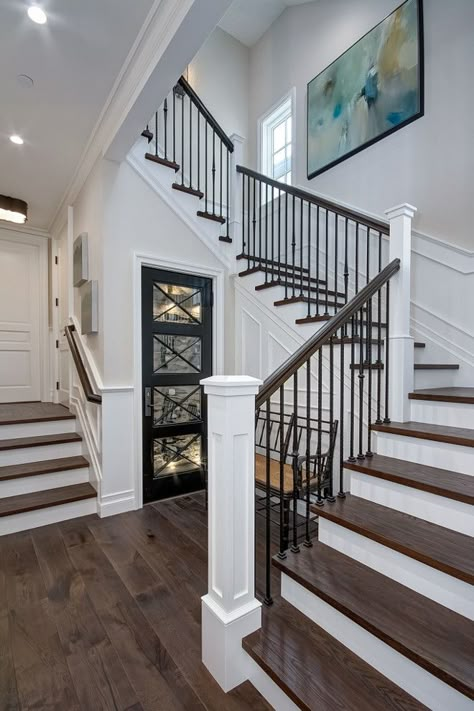 I like this staircase. Use same style newel post for the end of the island & counter in laundry room. Farmhouse Staircase, تحت الدرج, Staircase Styles, California Beach House, Wrought Iron Staircase, Diy Staircase, Iron Staircase, Escalier Design, Stair Railing Design