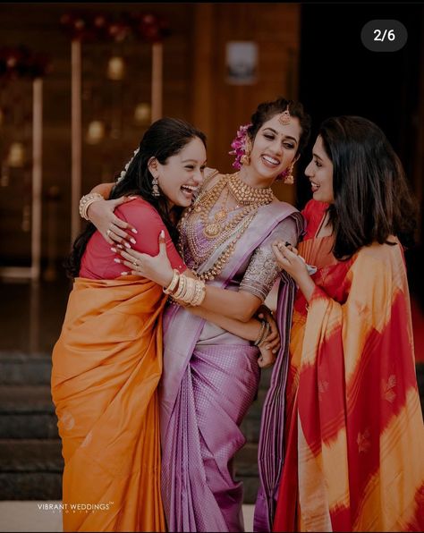 Sisters Photography Poses, Indian Bride Photography Poses, Bridesmaid Photoshoot, Sisters Photoshoot Poses, Sister Photography, Bride Photos Poses, Sister Poses, Bridal Photography Poses, Sisters Photoshoot