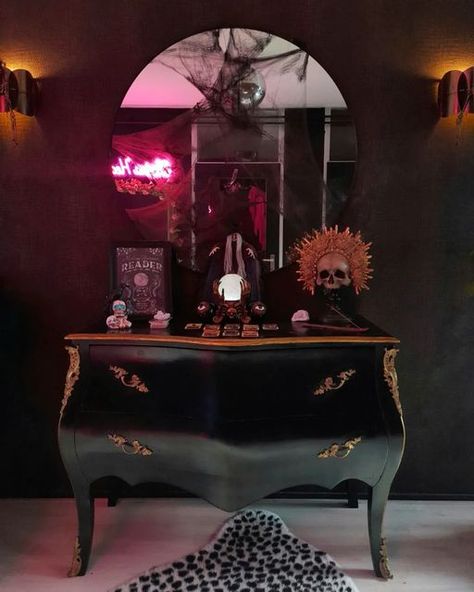 Gothabilly Decor, Italian Home Aesthetic, Moody Maximalism, Restored Furniture, Esthetics Room, Dark Home Decor, Dark Home, Italian Home, Home Aesthetic