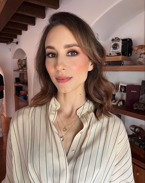 Spencer Hastings Makeup, Wedding Guest Hair And Makeup, Torian Bellisario, Spencer Hastings Outfits, Troian Bellisario, Guest Hair, Spencer Hastings, Wedding Guest Hairstyles, Celebrity Look Alike