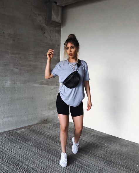 Odette Hanna | Fashion on Instagram: “*steals boyfriend’s tee* the perfect daytime casual look 🖤 @liketoknow.it #liketkit http://liketk.it/2DsvT” Biker Shorts Big Tee Outfit, Bike Shorts And Oversized Tee, Tshirt And Biker Shorts Outfit, Biker Shorts And Oversized Shirt, Short Leggings Outfit, Biker Shorts Outfit Summer Casual, Biker Shorts Outfit Summer, Shorts Outfit Casual, Gym Shorts Outfit