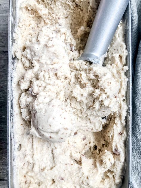 Raw Milk Ice Cream Recipe (Animal-Based, No Cook, No Eggs) Ash Eats, No Egg Ice Cream Recipe, Milk Ice Cream Recipe, Peach Freezer Jam, Pavlova Dessert, Meringue Desserts, Mini Pavlova, Pavlova Recipe, Lemon Blueberry Muffins