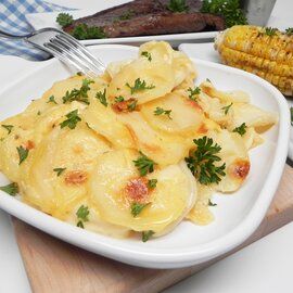 Antigua Food, Scallop Potatoes, Savory Bakes, Slow Cooker Scalloped Potatoes, Cheesy Scalloped Potatoes Recipe, Potatoes And Ham, Cheesy Scalloped Potatoes, Scalloped Potatoes Easy, Scalloped Potatoes Recipe