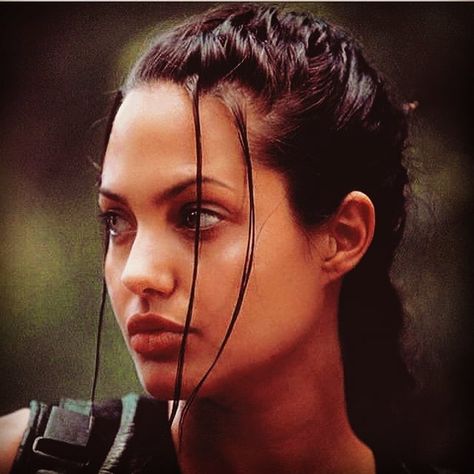 Lara 😍😍😍😍 #angelinajolie #angie #jolie #mostbeautiful Angelina Lara Croft, Laura Croft Hair, Lara Croft Hair, Laura Croft Tomb Raider, Angelina Jolie Tomb Raider, Angelina Jolie Lara Croft, Lesbian Halloween, Lara Croft Angelina, Lara Croft Angelina Jolie