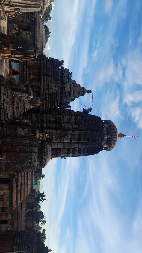 Lingaraj mandir odisha Puri Odisha Aesthetic, Odisha Aesthetic, Odisha Photography, Lord Jagannath, Snap Ideas, Guy Pictures, Selfie Poses, Scenery Wallpaper, Most Beautiful Places