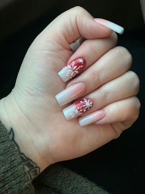 Unleash your creativity with our Christmas nail art inspirations! 🎅 From cute Santa faces to elegant Christmas trees, these designs will keep your nails merry and bright throughout the holiday season. #NailArtIdeas #FestiveNails Winter Nail Art Designs, Christmas Nail Art Ideas, Christmas Manicure, Festive Nail Art, Cute Christmas Nails, Christmas Nail Art Designs, Holiday Glam, Nails Red, Christmas Nails Acrylic