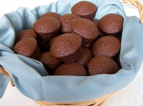 Print Gingerbread Mini-Muffins (Jason's Deli Copy Cat ) | Just A Pinch Gingerbread Muffins Recipe, Jasons Deli, Morning Muffins, Mini Muffin Recipe, Ginger Muffins, Gingerbread Recipes, Muffins Blueberry, Gingerbread Muffins, Food Story