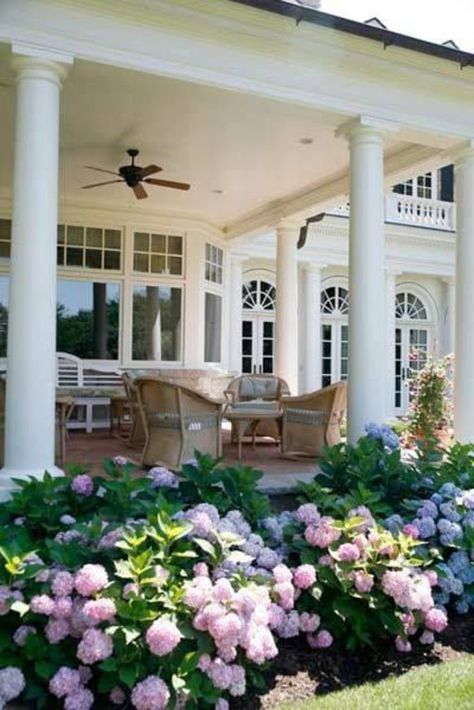 Front Porch Inspiration Veranda Design, Patio And Garden, Daylilies, Porch Patio, Outdoor Rooms, Design Layout, Yard Landscaping, Country Living, Front Yard Landscaping