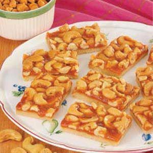 Cashew Bars, Nutty Bars, Butterscotch Bars, Easy Holiday Cookies, Taste Of Home Recipes, Sweet Bar, Butterscotch Chips, Bar Recipes, Scrumptious Desserts