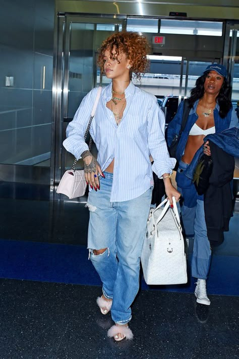 Are Boyfriend Jeans Still in Style? | POPSUGAR Fashion Rihanna Airport, Rihanna 2015, Rihanna Casual, Family Plaid, Rihanna Street Style, Looks Rihanna, Rihanna Fashion, Rihanna Outfits, Looks Jeans