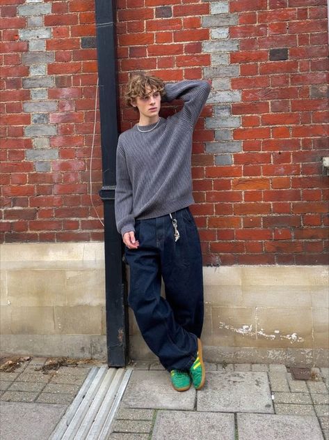 Baggy Style Men, Adidas Samba Outfit Mens, Peter Pan Kostüm, Skater Style Men, Loose Jeans Outfit, Adidas Outfit Men, Skateboard Pants, Baggy Pants Outfit, Loose Fit Denim