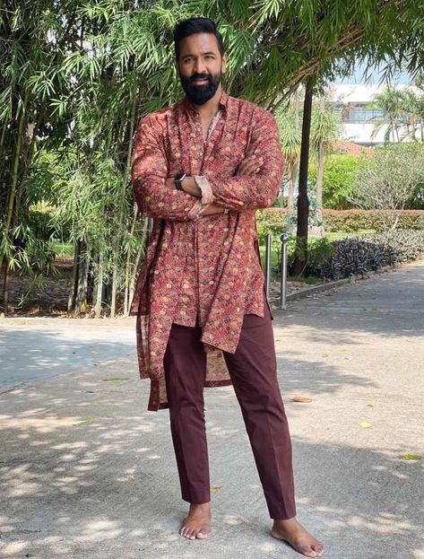 Kalamkari Shirts For Men, Matching Traditional Outfits, Indian Wear Men, Mens Ethnic Wear, Traditional Skirts, Party Outfit Men, Maroon Pants, Indian Groom Wear, Pool Party Outfits