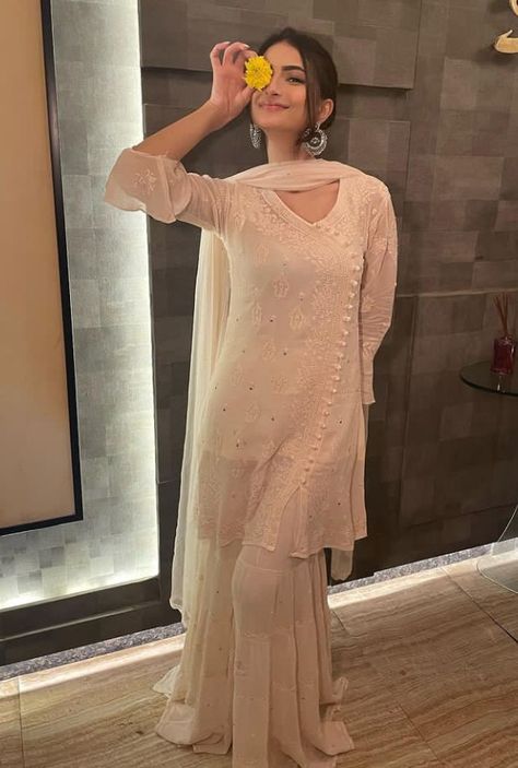 White Desi Outfit Aesthetic, White Kurta Ideas, Lakhnawi Kurti, Sharara Ideas, Chickenkari Kurti, White Sharara, Palak Tiwari, Desi Fits, Sharara Suits