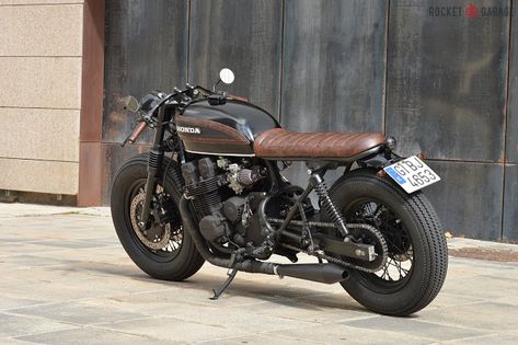 Honda CB750 Overbold Motor Co. - RocketGarage - Cafe Racer Magazine Cb 750 Cafe Racer, Cb Cafe Racer, Brat Motorcycle, Cb750 Cafe Racer, Cb 450, Brat Bike, Cafe Racer Moto, Brat Cafe, Cafe Racer Design