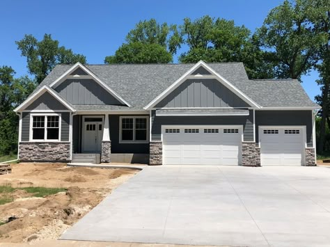 Gray House Shingle Color, Gray Siding With Stone Exterior, Slatestone Gray Roof Shingles, Gray Shingles Roof, Sierra Gray Roof Shingles, Georgetown Gray Roof Shingles, Grey Ranch House Exterior, Colonial Slate Roof Shingles, Slate House Exterior