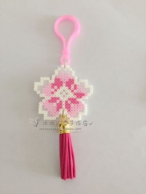 Aesthetic Japan keychan💗 Matching Pearler Beads, Perler Flower Patterns, Kawaii Perler Beads, Hama Beads Kawaii, Easy Perler Beads, Pixel Beads, Easy Perler Beads Ideas, 3d Perler Bead, Hama Beads Design