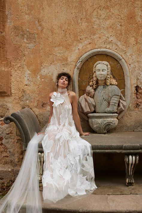 Bali Wedding Dress, Anna Kara, Unique Wedding Dresses, White Gown, Brides Wedding Dress, Styl Boho, Wedding Mood, Bride Style, Wedding Dresses Unique