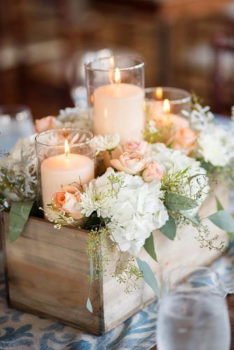 Fiori Country Ceremony, Candles And Flowers, Romantic Wedding Centerpieces, Flowers And Candles, Romantic Rustic Wedding, Rustic Wedding Decorations, Diy Event, Rustic Wedding Centerpieces, Wedding Centerpieces Diy